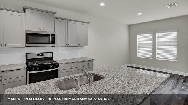 210 Salkeld DR, Uhland, TX 78640