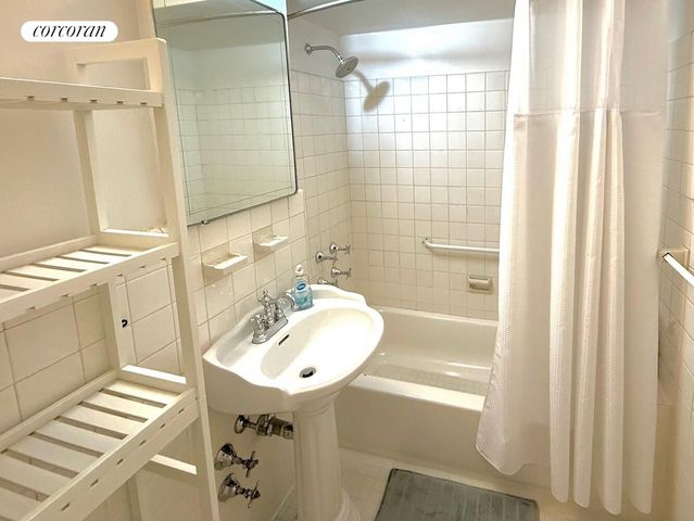 65 E 76th St Apt 2C, New York City, NY 10021