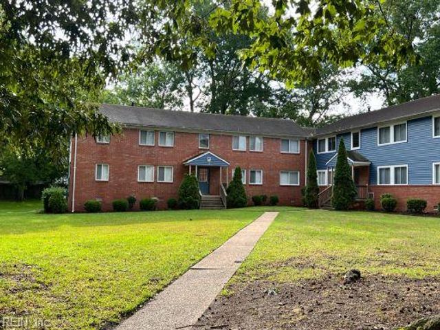 16 Pollux Cir E Apt 4, Portsmouth, VA 23701