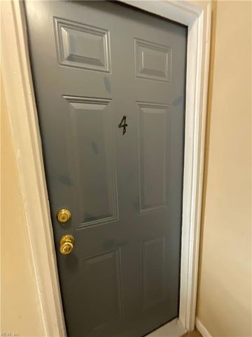 16 Pollux Cir E Apt 4, Portsmouth, VA 23701