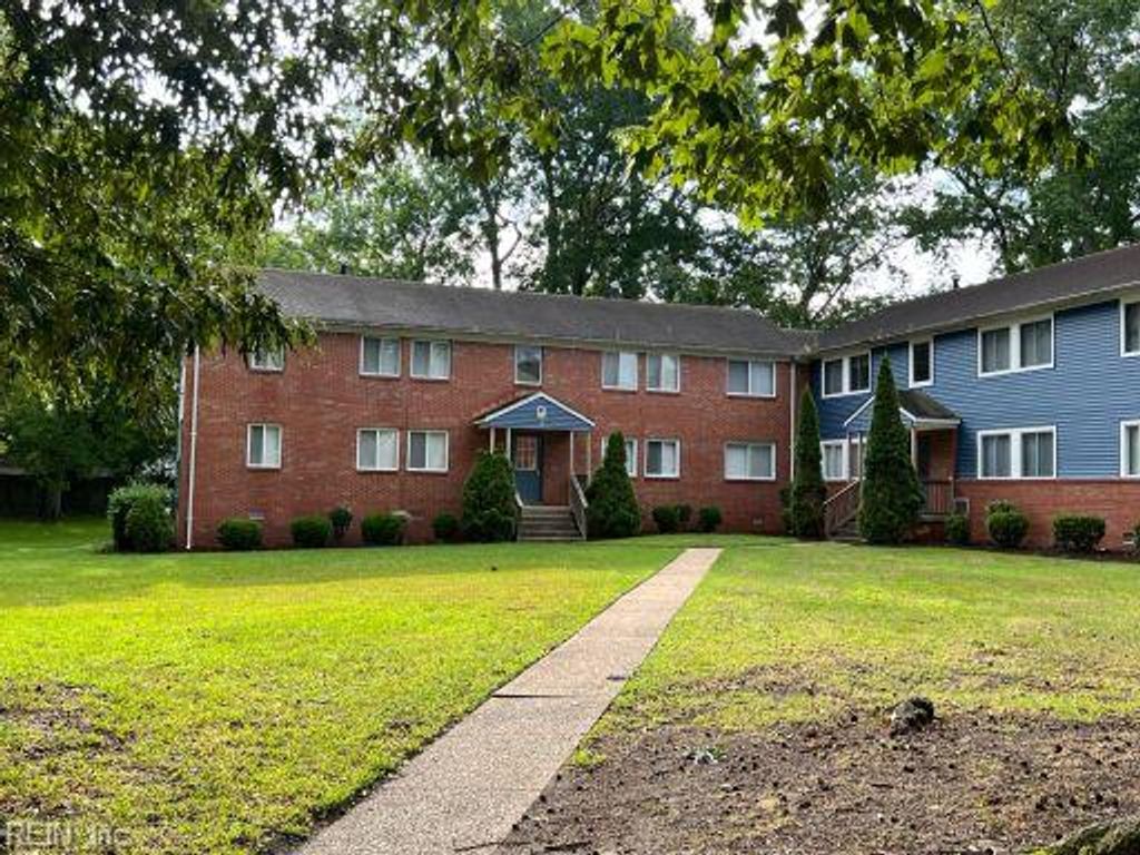 16 Pollux Cir E Apt 4, Portsmouth, VA 23701