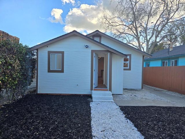 46 South Street, Hollister, CA 95023