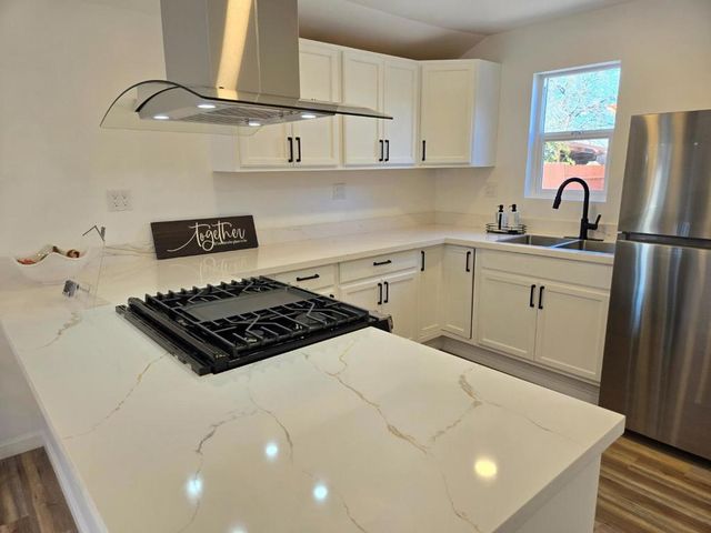 46 South Street, Hollister, CA 95023