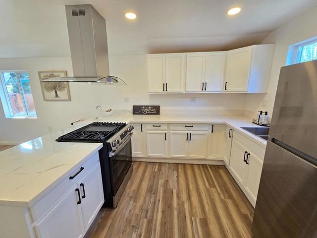 46 South Street, Hollister, CA 95023