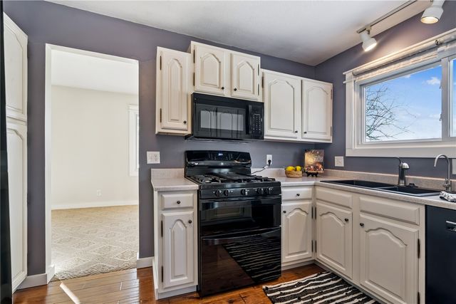 3979 Gie Drive, Center Point, IA 52213