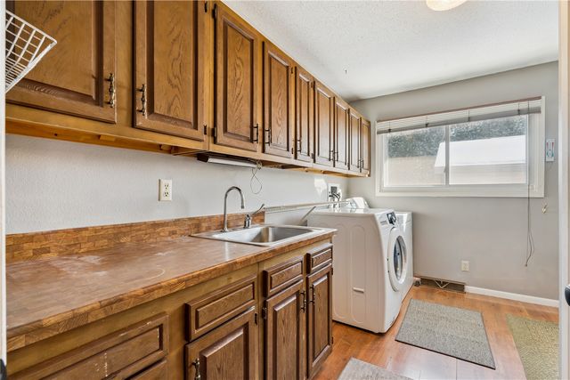 3979 Gie Drive, Center Point, IA 52213