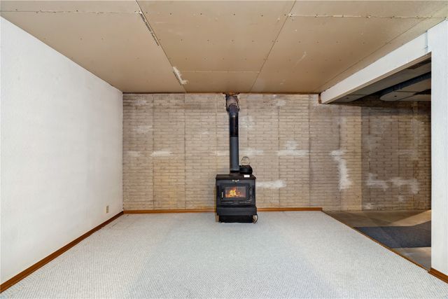 3979 Gie Drive, Center Point, IA 52213