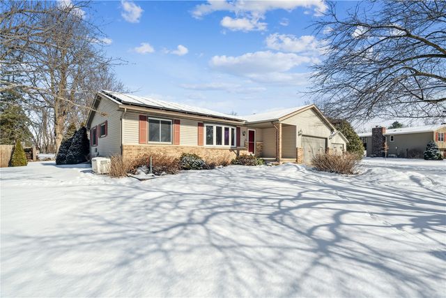 3979 Gie Drive, Center Point, IA 52213