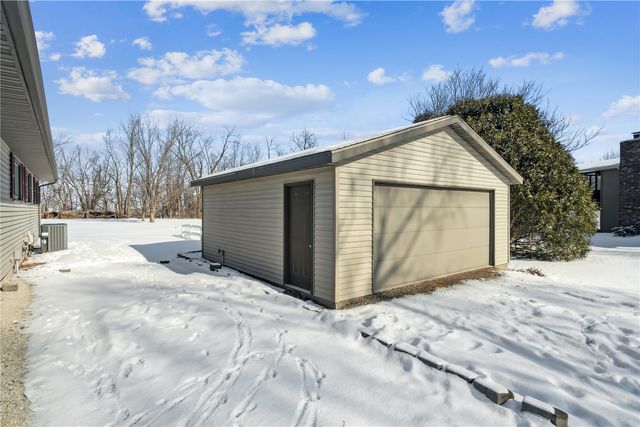 3979 Gie Drive, Center Point, IA 52213