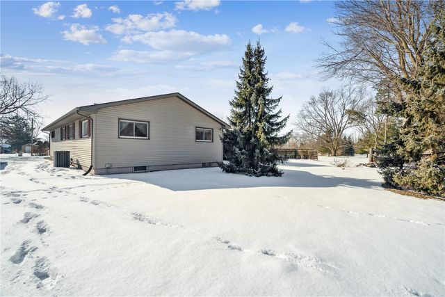 3979 Gie Drive, Center Point, IA 52213