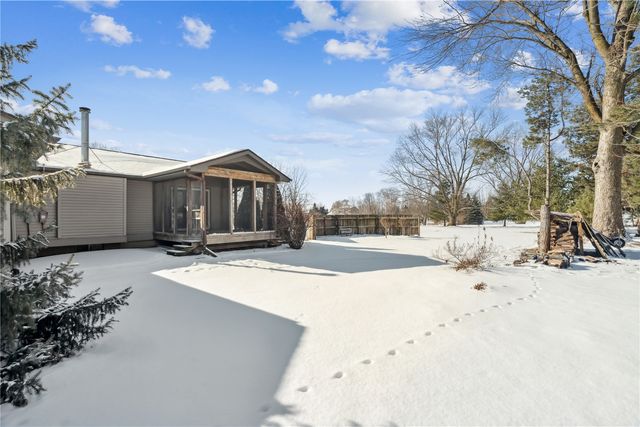 3979 Gie Drive, Center Point, IA 52213