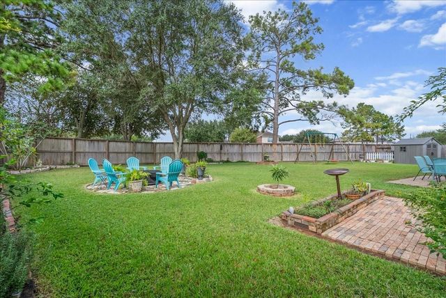 2111 Bataan Drive, League City, TX 77573