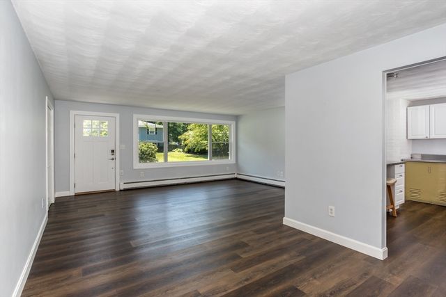 12 Terri Rd, Framingham, MA 01701