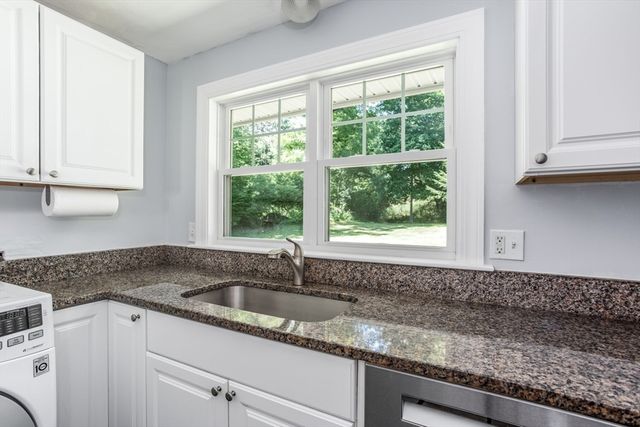12 Terri Rd, Framingham, MA 01701