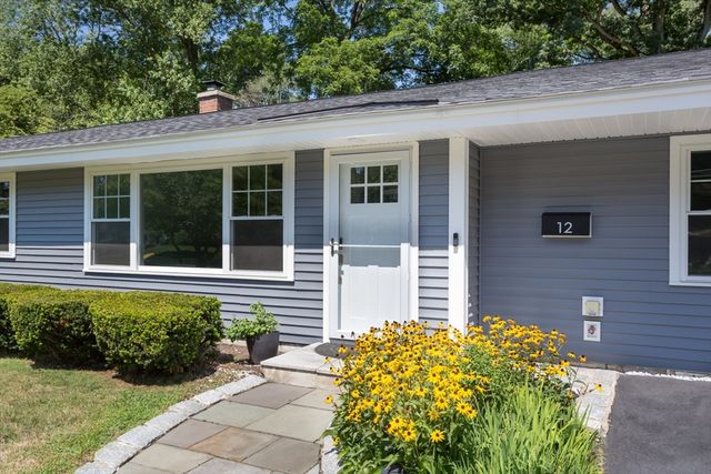 12 Terri Rd, Framingham, MA 01701