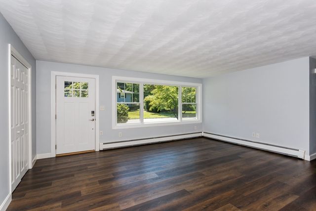 12 Terri Rd, Framingham, MA 01701