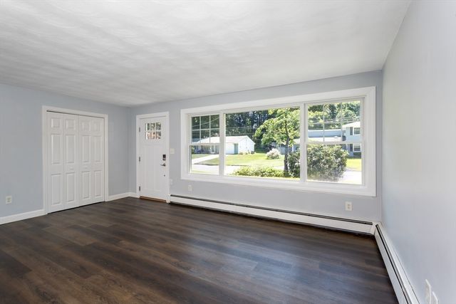 12 Terri Rd, Framingham, MA 01701