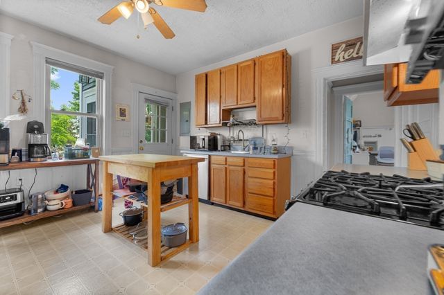 14 Columbia Rd, Wakefield, MA 01880