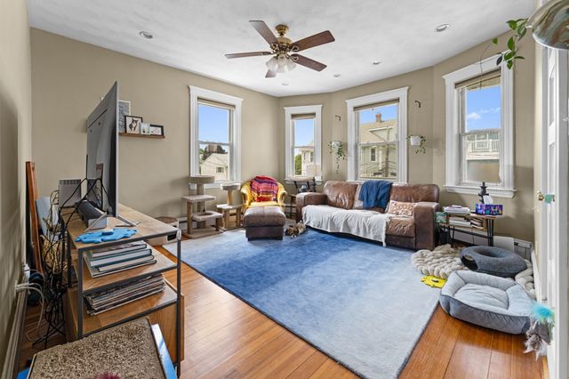 14 Columbia Rd, Wakefield, MA 01880