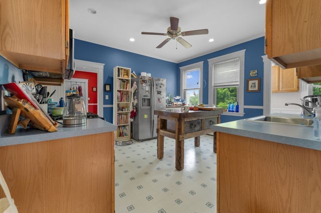 14 Columbia Rd, Wakefield, MA 01880