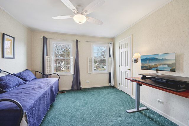 1028 Highland Lane, Glenview, IL 60025