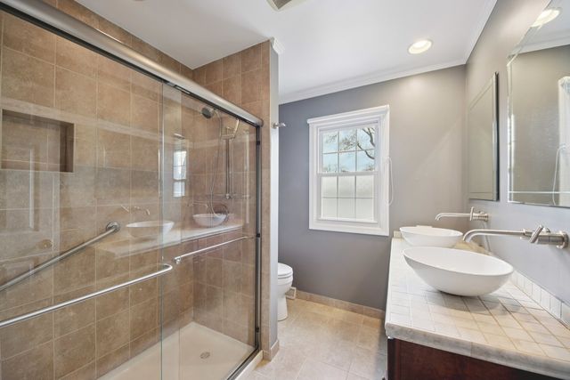 1028 Highland Lane, Glenview, IL 60025