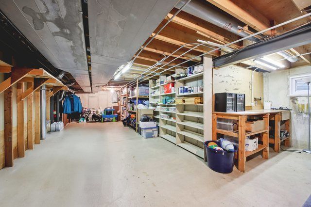 1028 Highland Lane, Glenview, IL 60025