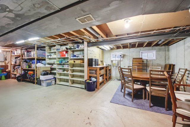 1028 Highland Lane, Glenview, IL 60025