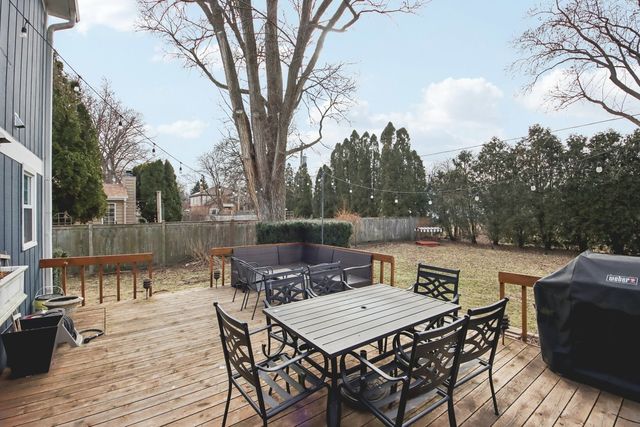 1028 Highland Lane, Glenview, IL 60025