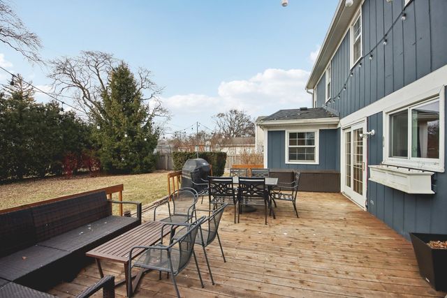 1028 Highland Lane, Glenview, IL 60025