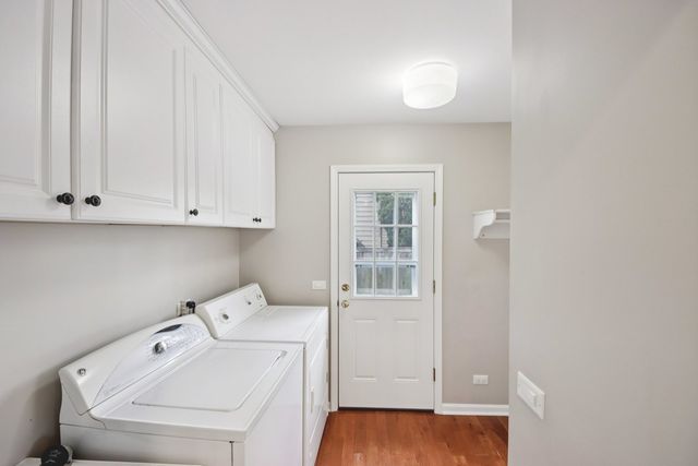 1028 Highland Lane, Glenview, IL 60025