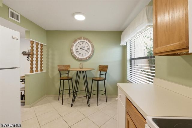7220 Coventry CT 208, Naples, FL 34104