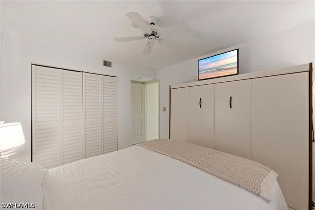 7220 Coventry CT 208, Naples, FL 34104