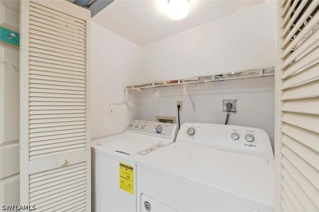 7220 Coventry CT 208, Naples, FL 34104