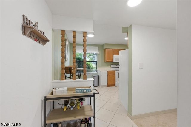 7220 Coventry CT 208, Naples, FL 34104