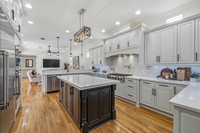 3107 W FOUNTAIN BOULEVARD, Tampa, FL 33609