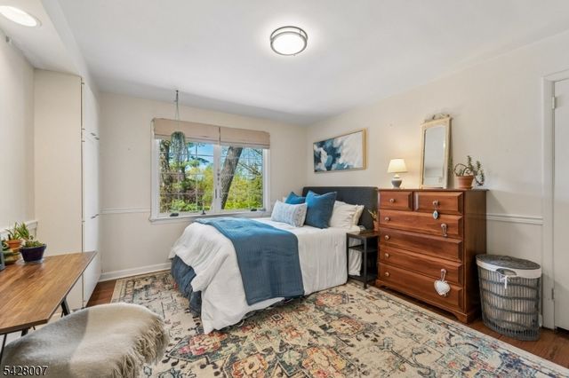 29 Knob Hill Dr, Summit City, NJ 07901