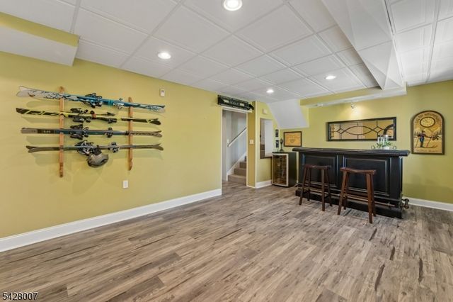 29 Knob Hill Dr, Summit City, NJ 07901