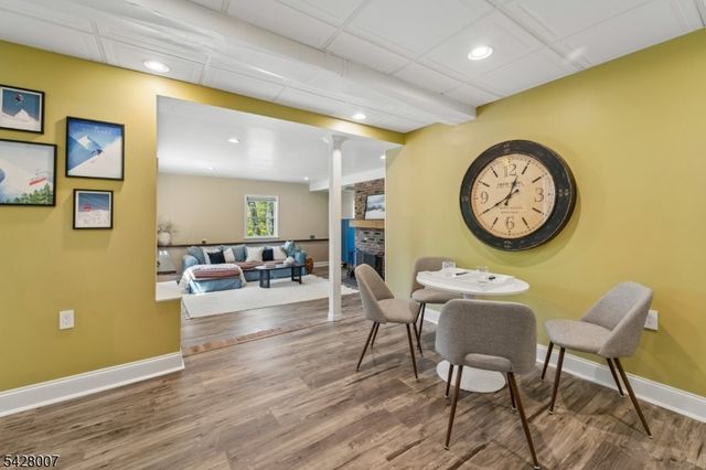 29 Knob Hill Dr, Summit City, NJ 07901