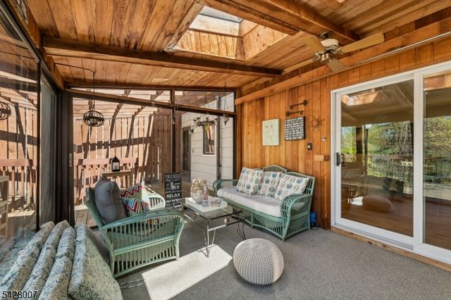 29 Knob Hill Dr, Summit City, NJ 07901