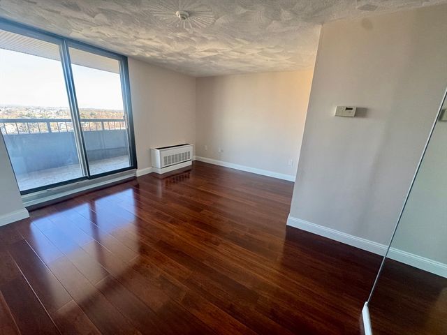 77 Adams St 1104, Quincy, MA 02169