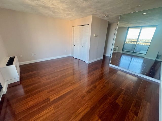 77 Adams St 1104, Quincy, MA 02169