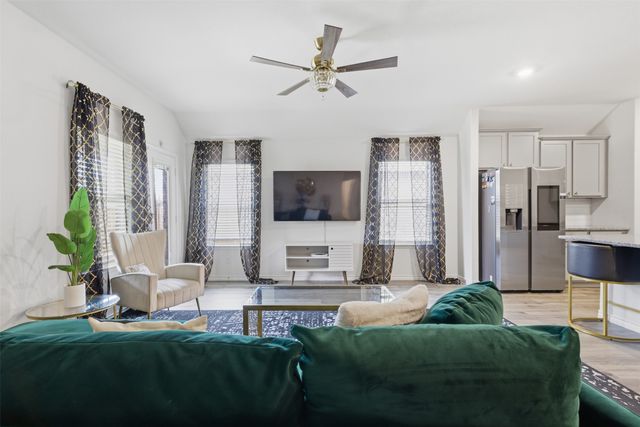 10116 Autumn Leaves Lane, Aubrey, TX 76227