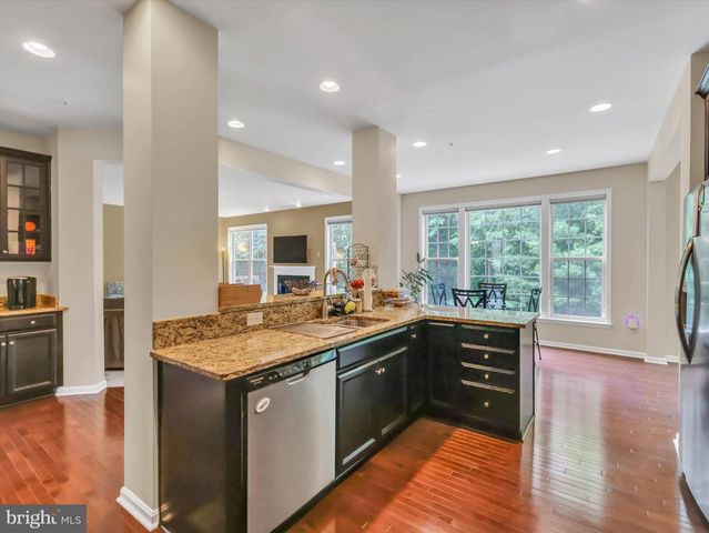2805 TROTTER PARK LN, Lanham, MD 20706