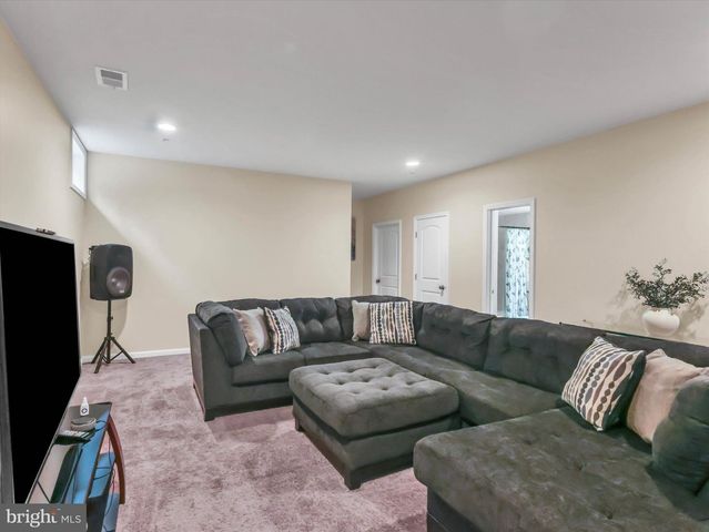 2805 TROTTER PARK LN, Lanham, MD 20706