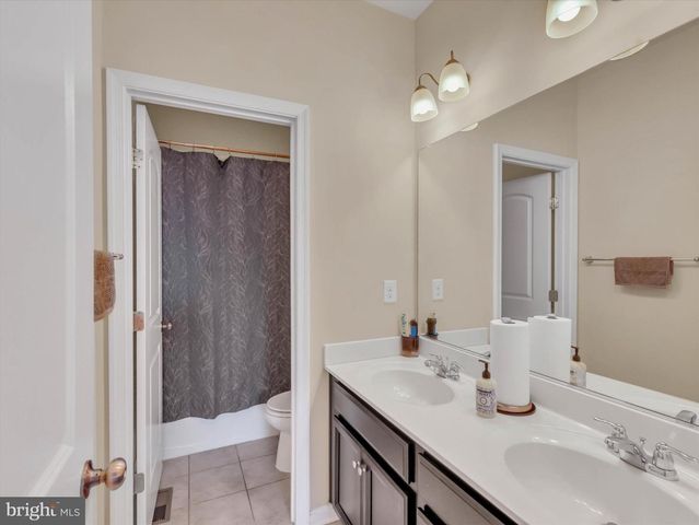 2805 TROTTER PARK LN, Lanham, MD 20706