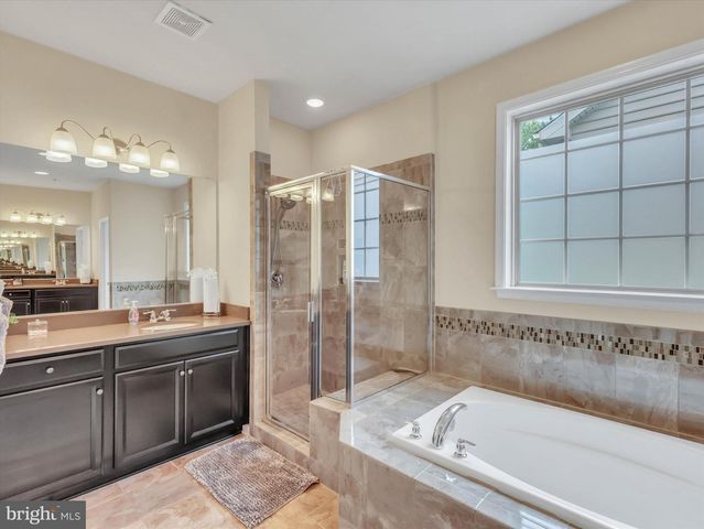 2805 TROTTER PARK LN, Lanham, MD 20706