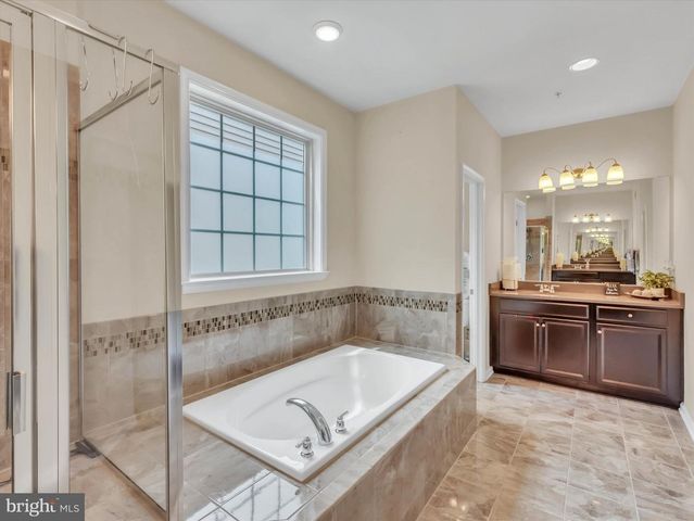 2805 TROTTER PARK LN, Lanham, MD 20706