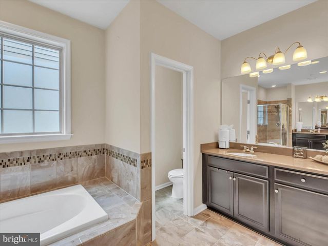 2805 TROTTER PARK LN, Lanham, MD 20706