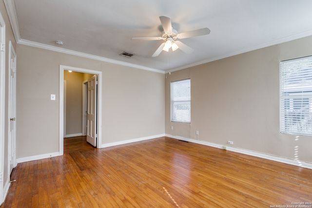 206 CHEVY CHASE DR, San Antonio, TX 78209
